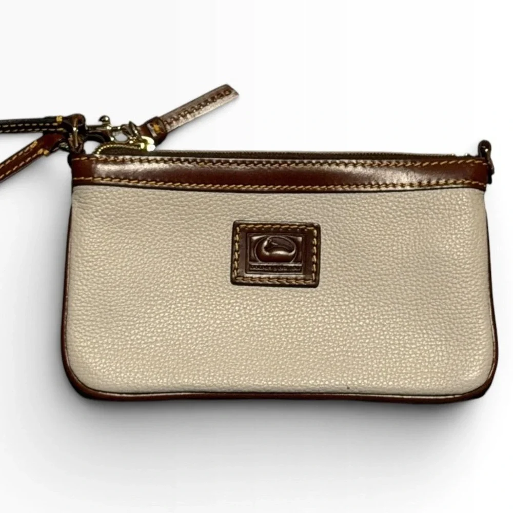 Dooney & Bourke Pebbled Leather Wristlet Cream Brown Duck Logo Wallet Clutch
